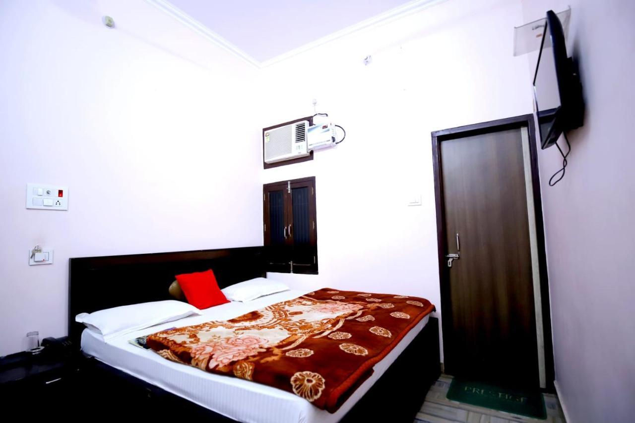 Hotel Blue Star Varanasi Eksteriør billede