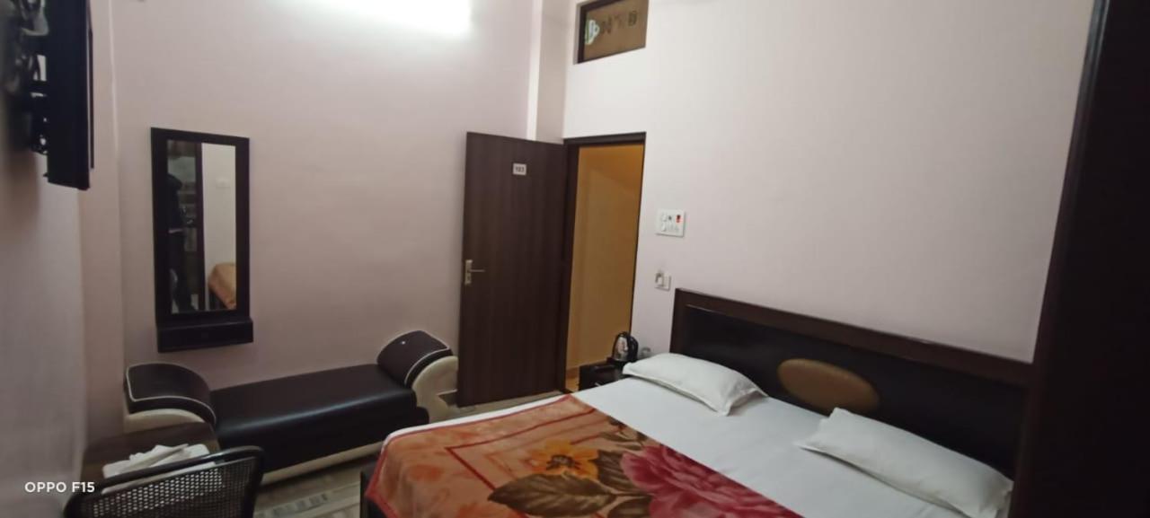 Hotel Blue Star Varanasi Eksteriør billede